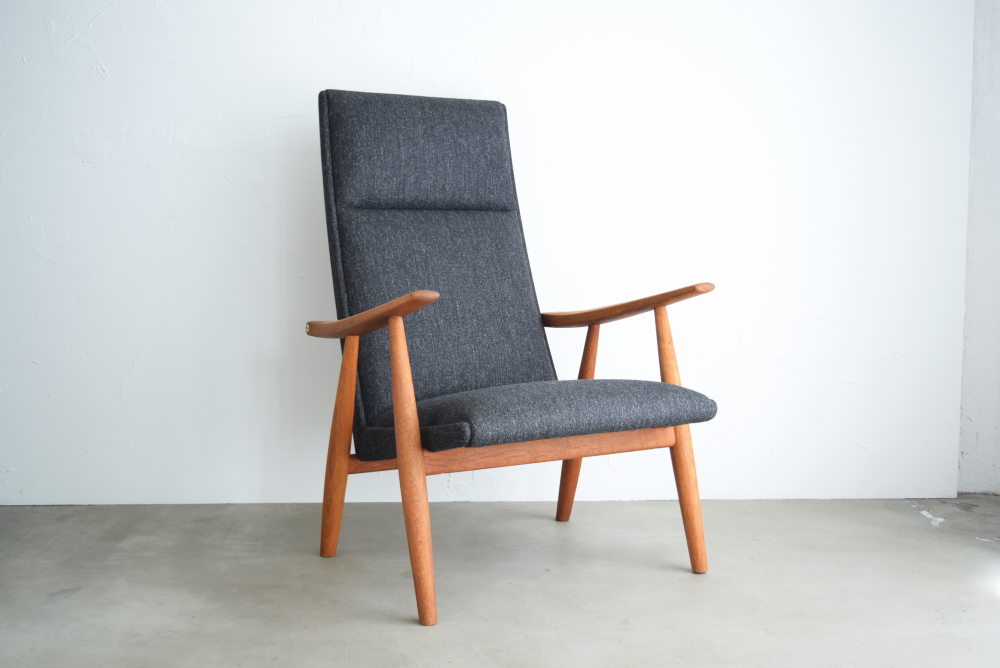 Hans J Wegner GE260 Highback easy chair