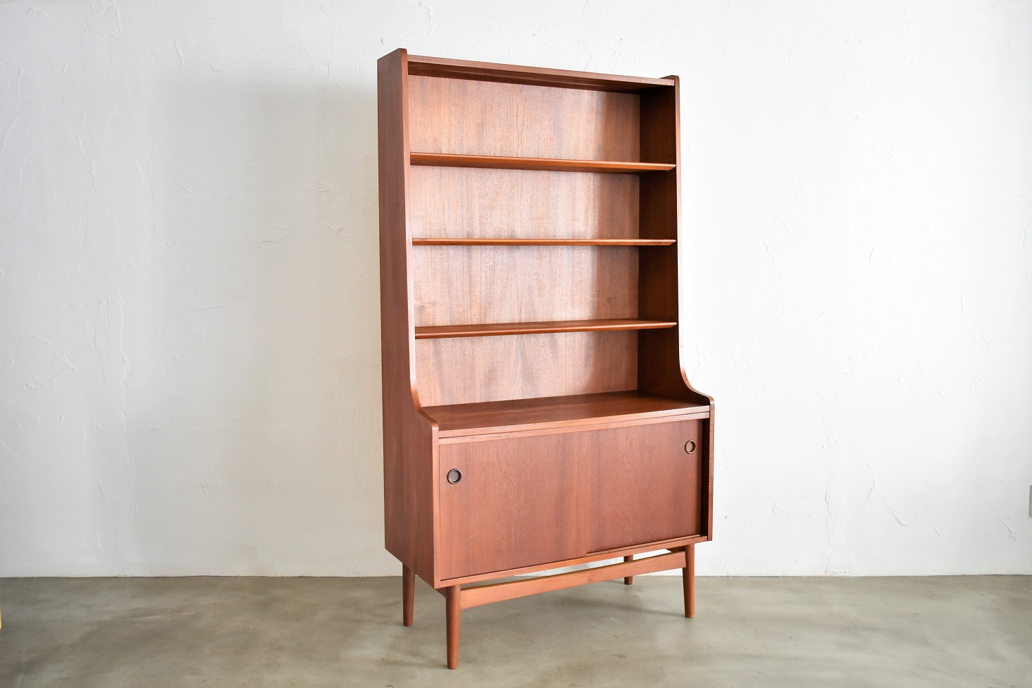 Johannes Sorth / Book shelf