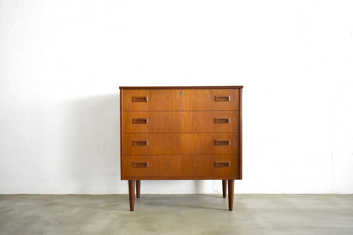 Chest of 4drawers