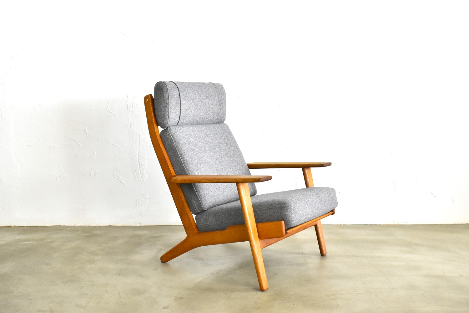 Hans J Wegner / GE290A Highback easy chair