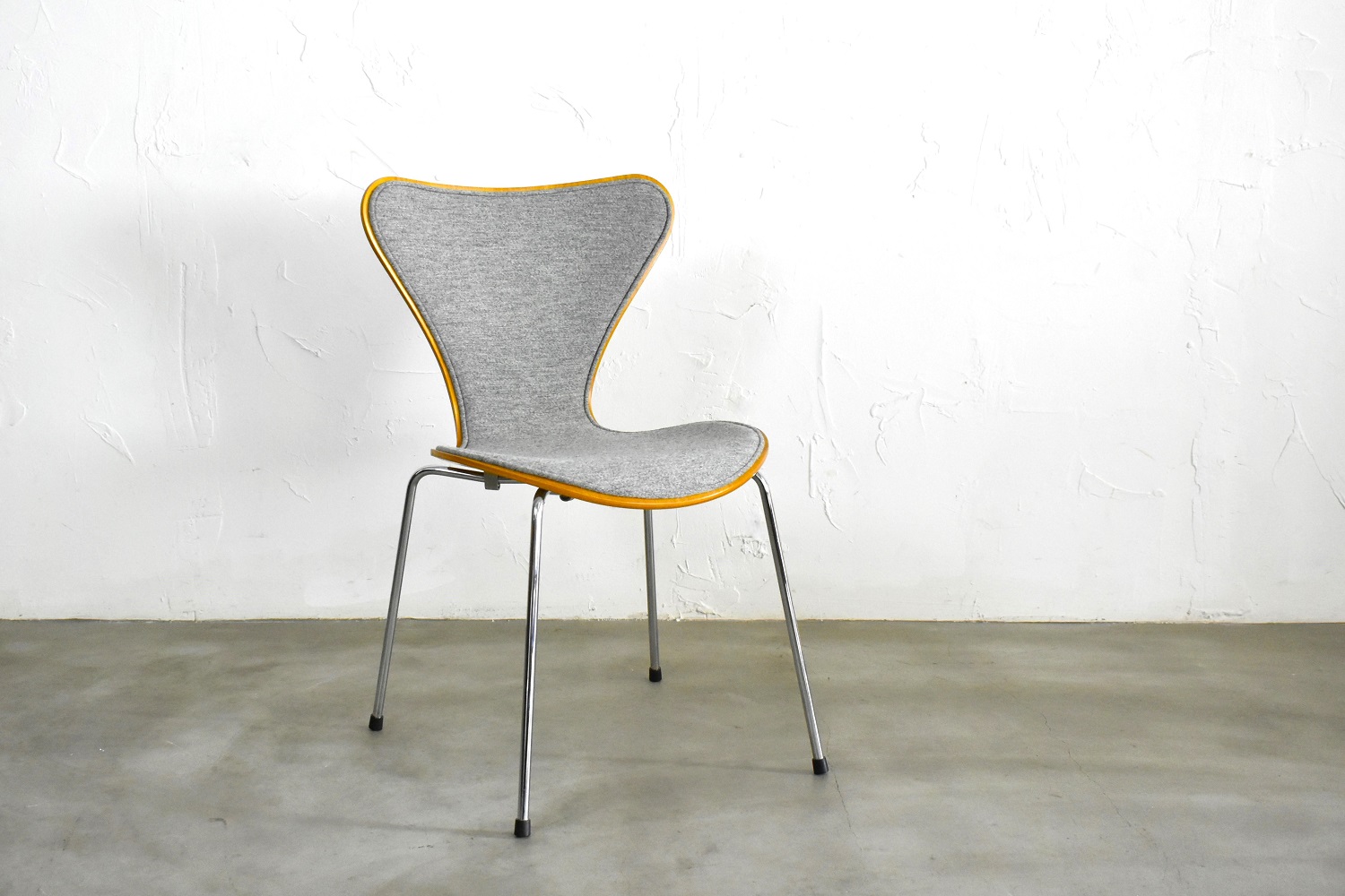 Arne Jacobsen / 3107 Seven chair